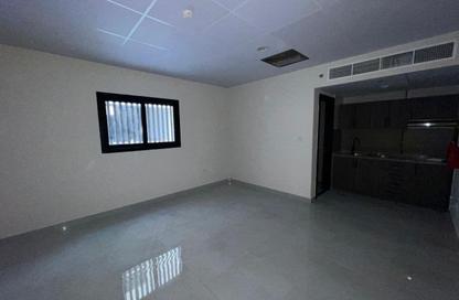 Apartment - Studio - 1 Bathroom for rent in Muweileh Community - Muwaileh Commercial - Sharjah