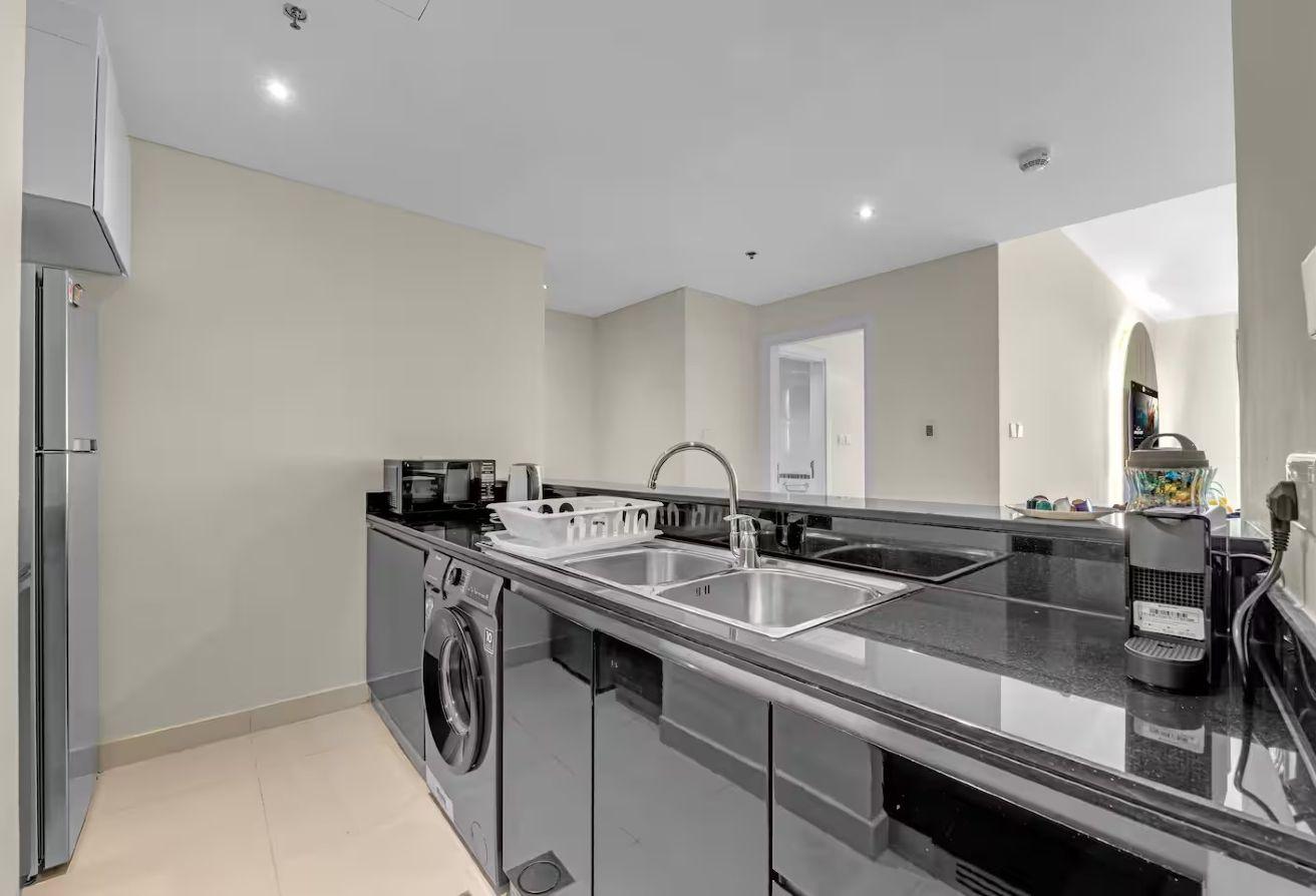 2 BR Apartment in Dubai Marina with Palm View photo 8