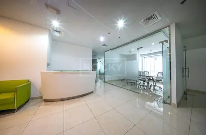 مكتب - استوديو للايجار في برج لطيفة - شارع الشيخ زايد - دبي