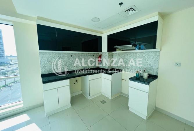 100858404 - Property Image 2