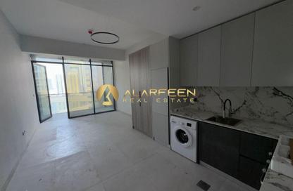 شقة - 1 حمام للايجار في الأمل تاور - مدينة دبي الرياضية - دبي