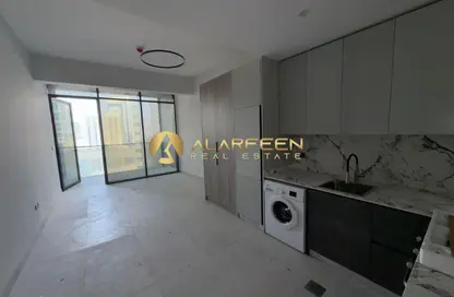Apartment - 1 Bathroom for rent in Amal Tower - Dubai Sports City - Dubai