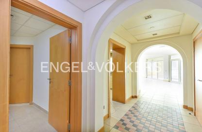 Apartment - 3 Bedrooms - 4 Bathrooms for sale in Al Habool - Shoreline Apartments - Palm Jumeirah - Dubai