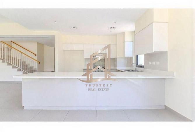 74252311 - Property Image 3