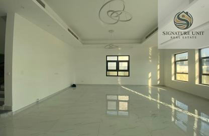Villa - 5 - 7 for rent in Wadi Alshabak - Dubai