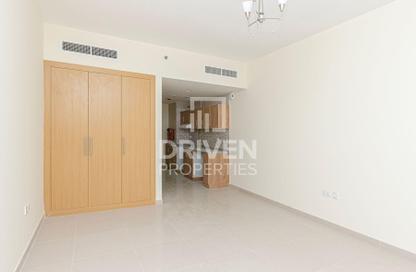 Apartment - Studio - 1 Bathroom for rent in May Residence 3 - May Residence - District 10 - Jumeirah Village Circle - Dubai