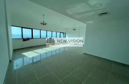 عمارة بالكامل - استوديو - 8 حمامات للبيع في القليعة - الشرق - الشارقة