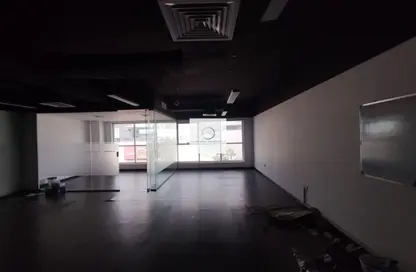 Office Space - 3 Bedrooms - 1 Bathroom for rent in Al Kifaf Building - Al Karama - Dubai
