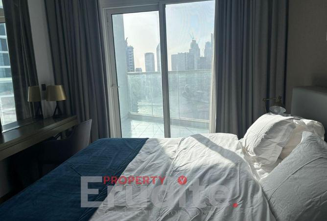 Canal View / High Floor / Great Location photo 2