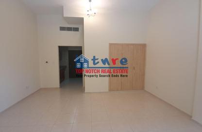 Apartment - Studio - 1 for rent in Building IC1-EMR-10 - Emirates Cluster - International City - Dubai