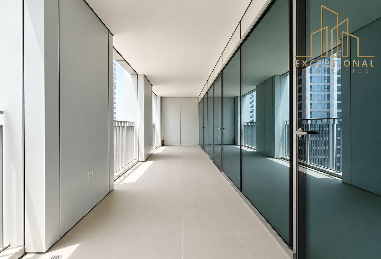Above 40th Floor || Huge Layout || Ready to Move photo 15