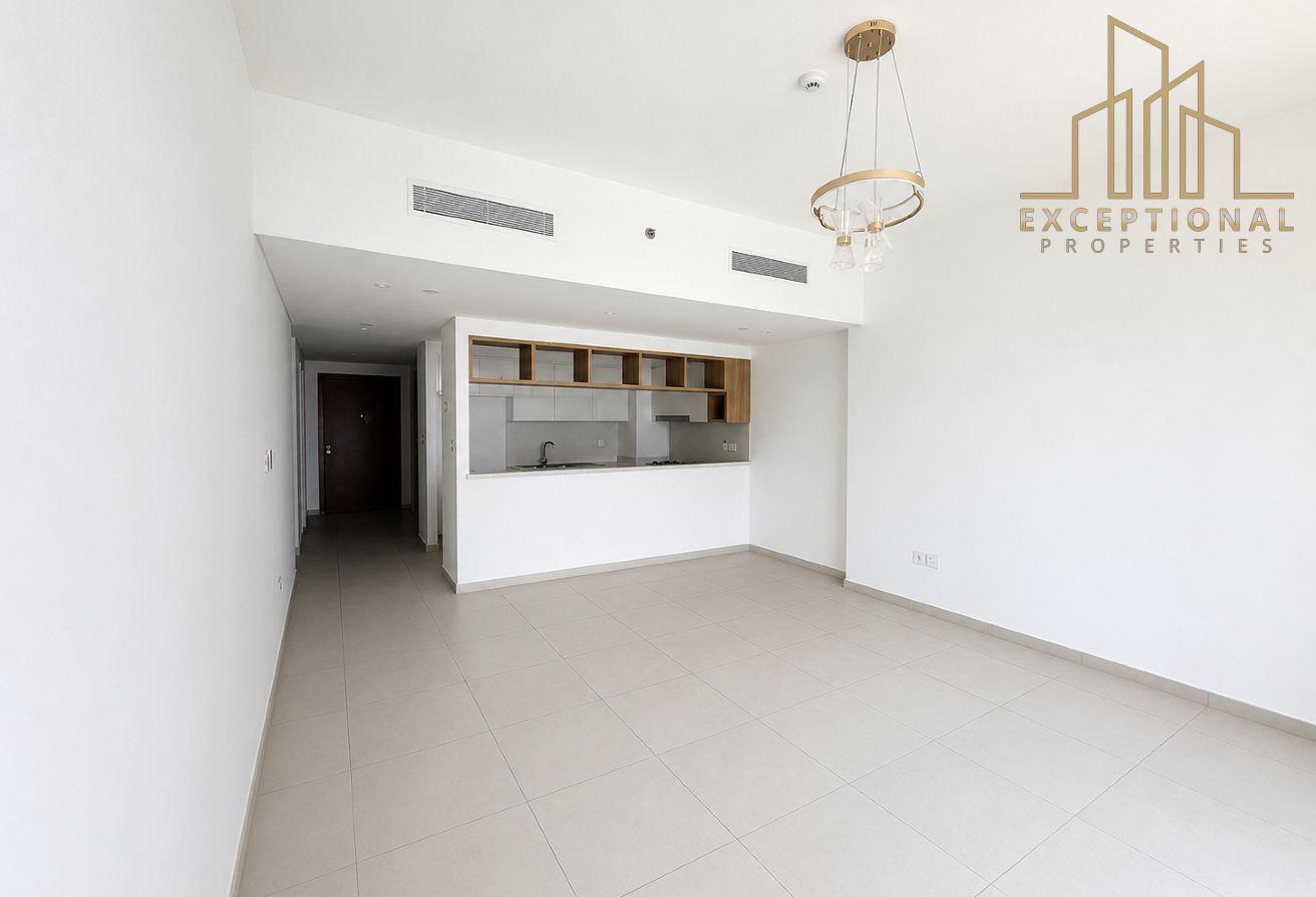 Above 40th Floor || Huge Layout || Ready to Move photo 4