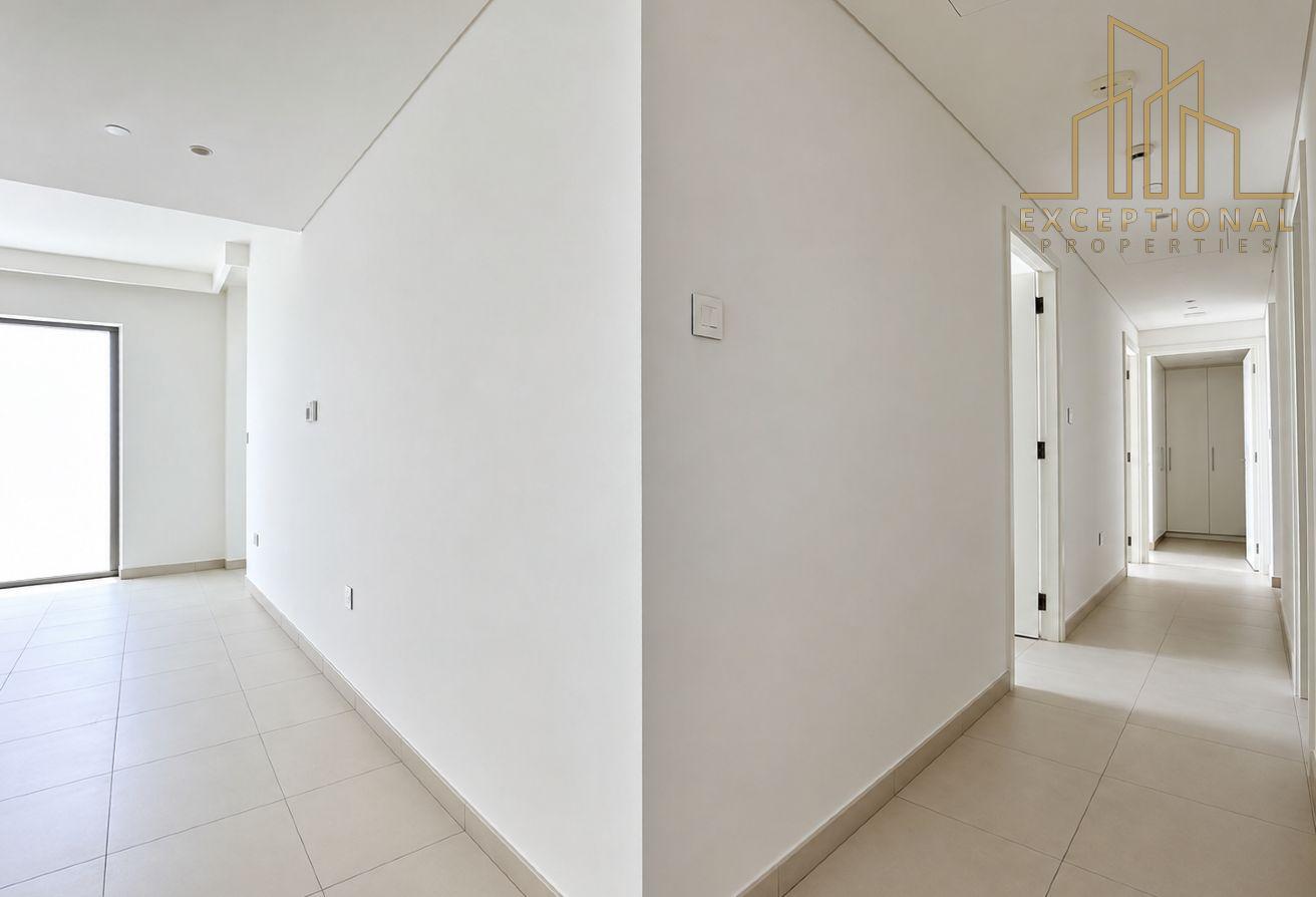 Above 40th Floor || Huge Layout || Ready to Move photo 7
