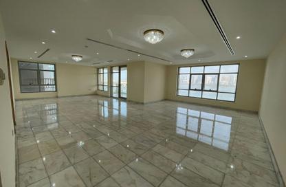 Apartment - 3 Bedrooms - 4 Bathrooms for rent in Al Bassam Tower - Al Majaz 3 - Al Majaz - Sharjah