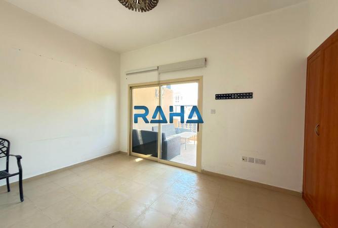 111864904 - Property Image 3
