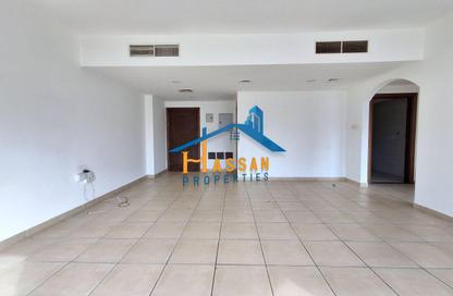 Apartment - 2 Bedrooms - 2 Bathrooms for rent in Yasmeen Tower - Al Majaz 2 - Al Majaz - Sharjah