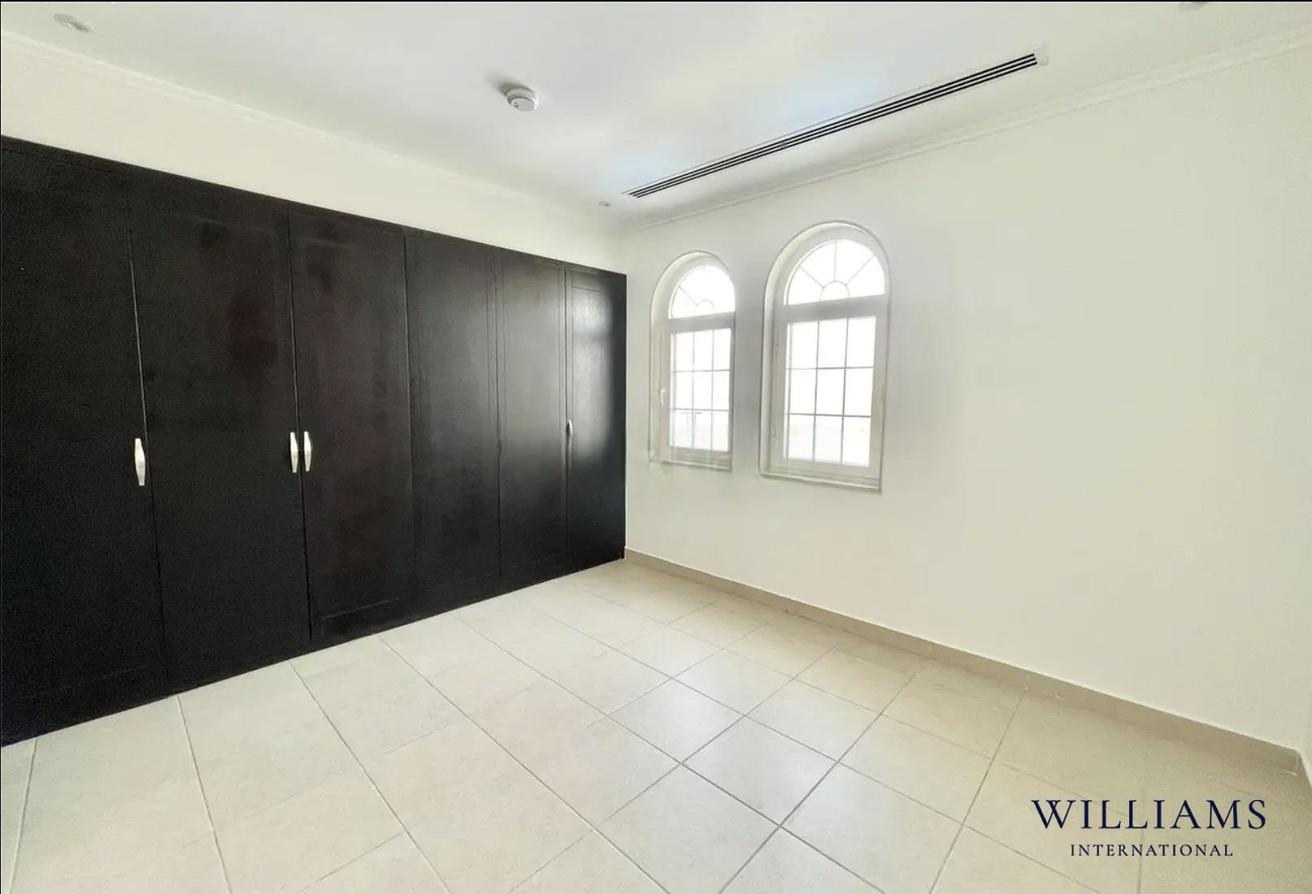 PRIVATE POOL | EXTENDED | FOURTH BEDROOM | VACANT photo 7