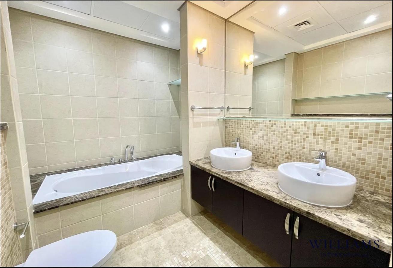 PRIVATE POOL | EXTENDED | FOURTH BEDROOM | VACANT photo 8