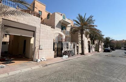 Villa - 4 Bedrooms - 4 Bathrooms for rent in Mushrif Gardens - Al Mushrif - Abu Dhabi