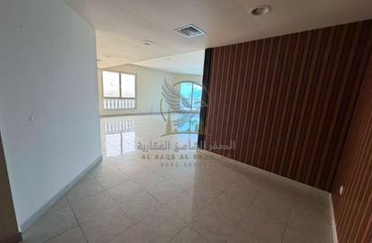 Apartment - 4 - 5 for rent in Al Majaz 3 - Al Majaz - Sharjah