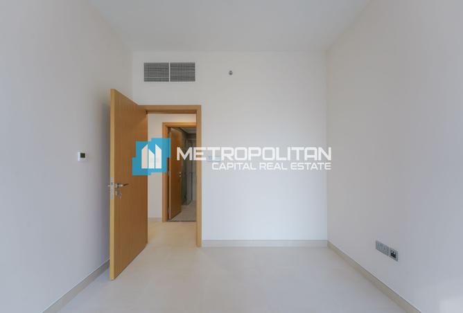 2-bed apartment in Radiant Square · Vacant · High floor — photo 3