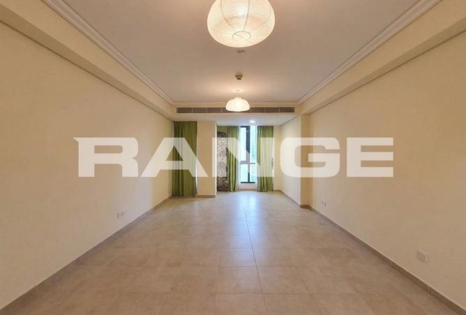 Unfurnished| Near Metro |Huge Balcony photo 2