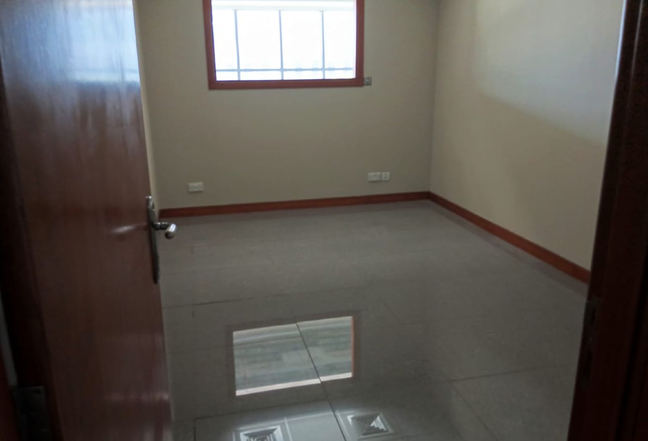AMAZING SHOWROOM | NEAR METRO |READY FOR OCCUPANCY gallery image