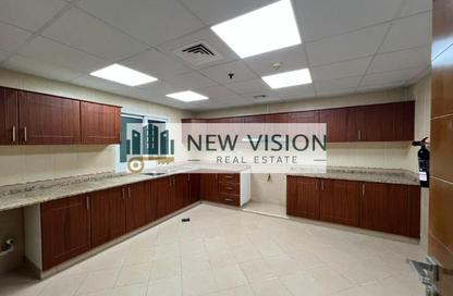 Apartment - 3 Bedrooms - 4 Bathrooms for rent in Al Khan Corniche - Al Khan - Sharjah Apartment - 3 Bedrooms - 4 Bathrooms for rent in Al Khan Corniche - Al Khan - Sharjah