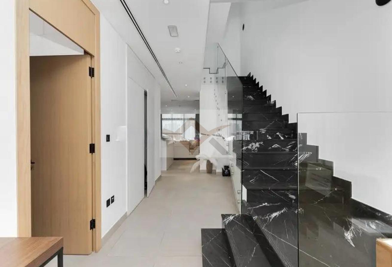 Bright & Spacious |Private Pool |Vacant photo 11