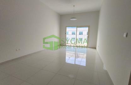 Apartment - 1 Bedroom - 2 Bathrooms for rent in East Coast Building - Barsha Heights (Tecom) - Dubai