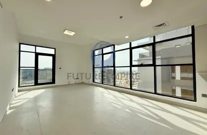 Apartment - 1 Bedroom - 2 Bathrooms for rent in Jumeirah Garden City - Al Satwa - Dubai