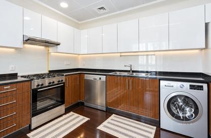 Apartment - 2 - 3 for sale in Marina Arcade Tower - Dubai Marina - Dubai