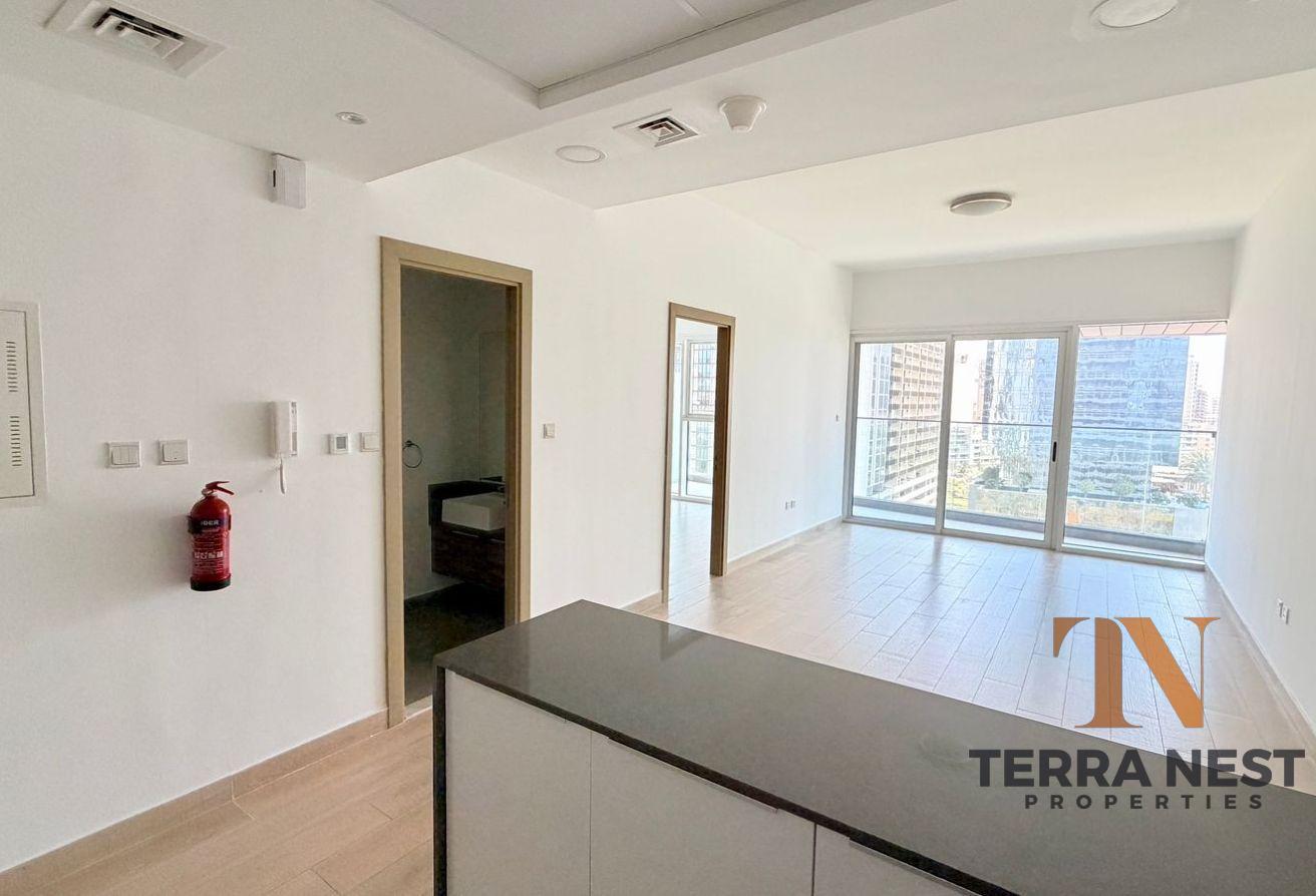 BRIGHT 1 BR | BIGGER LAYOUT | NEAR PARK photo 4