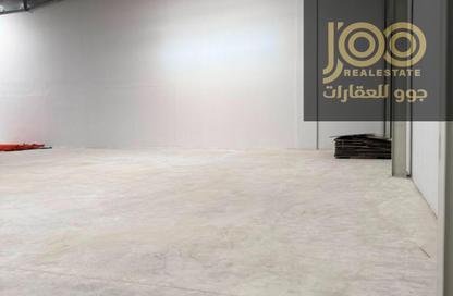Warehouse - Studio - 2 for rent in Umm Al Thuoob - Umm Al Quwain