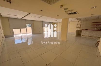 Villa - Studio - 5 Bathrooms for rent in Shakhbout City - Abu Dhabi