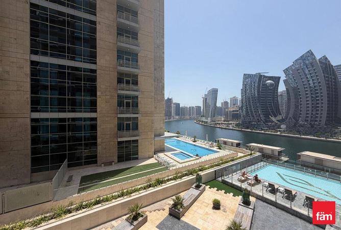Vacant | Luxury Furniture | Canal View