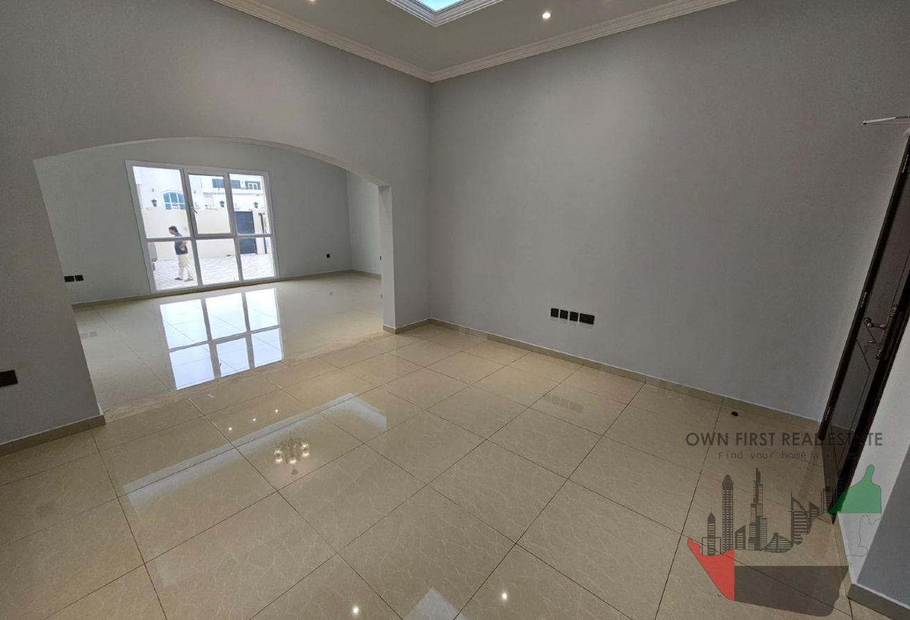 Brand New 5BR | Classic Villa | Prime Location photo 10