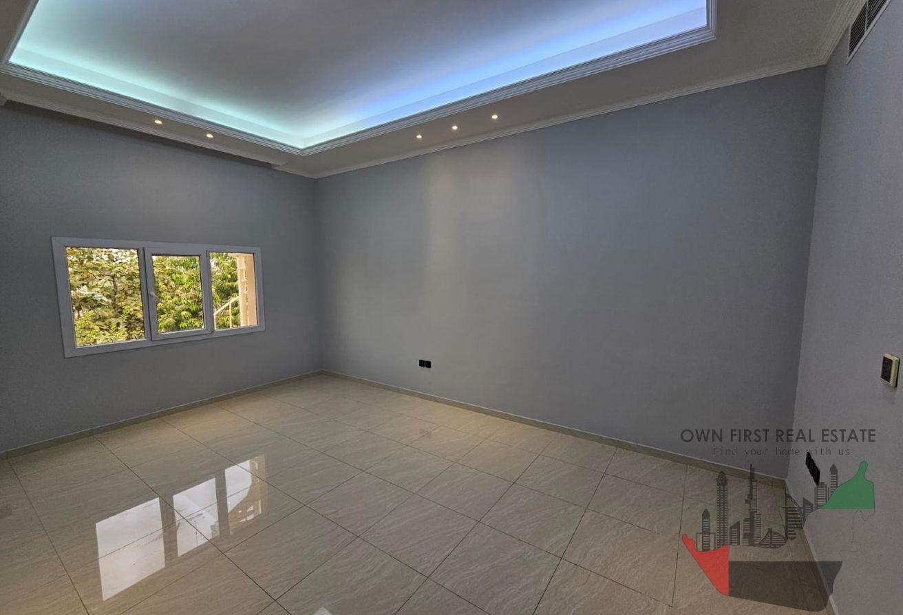 Brand New 5BR | Classic Villa | Prime Location photo 8