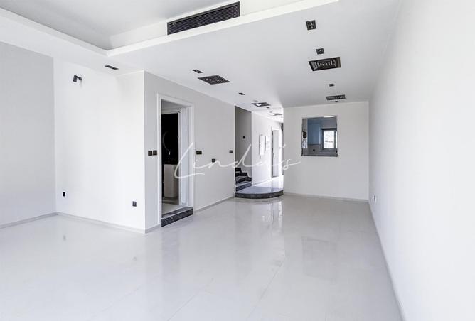 54934612 - Property Main Image