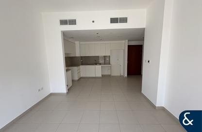 Apartment - 2 - 2 for rent in Zahra Apartments 2A - Zahra Apartments 2 - Zahra Apartments - Town Square - Dubai