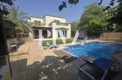 Villa - 5 Bedrooms - 5 Bathrooms for rent in District 3 - Jumeirah Park - Dubai
