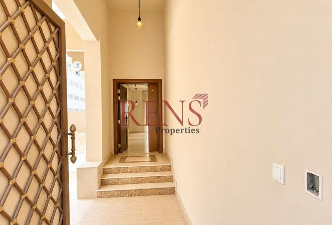 136070597 - Property Image 2