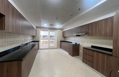Apartment - 3 Bedrooms - 4 Bathrooms for rent in Escape Tower - Business Bay - Dubai