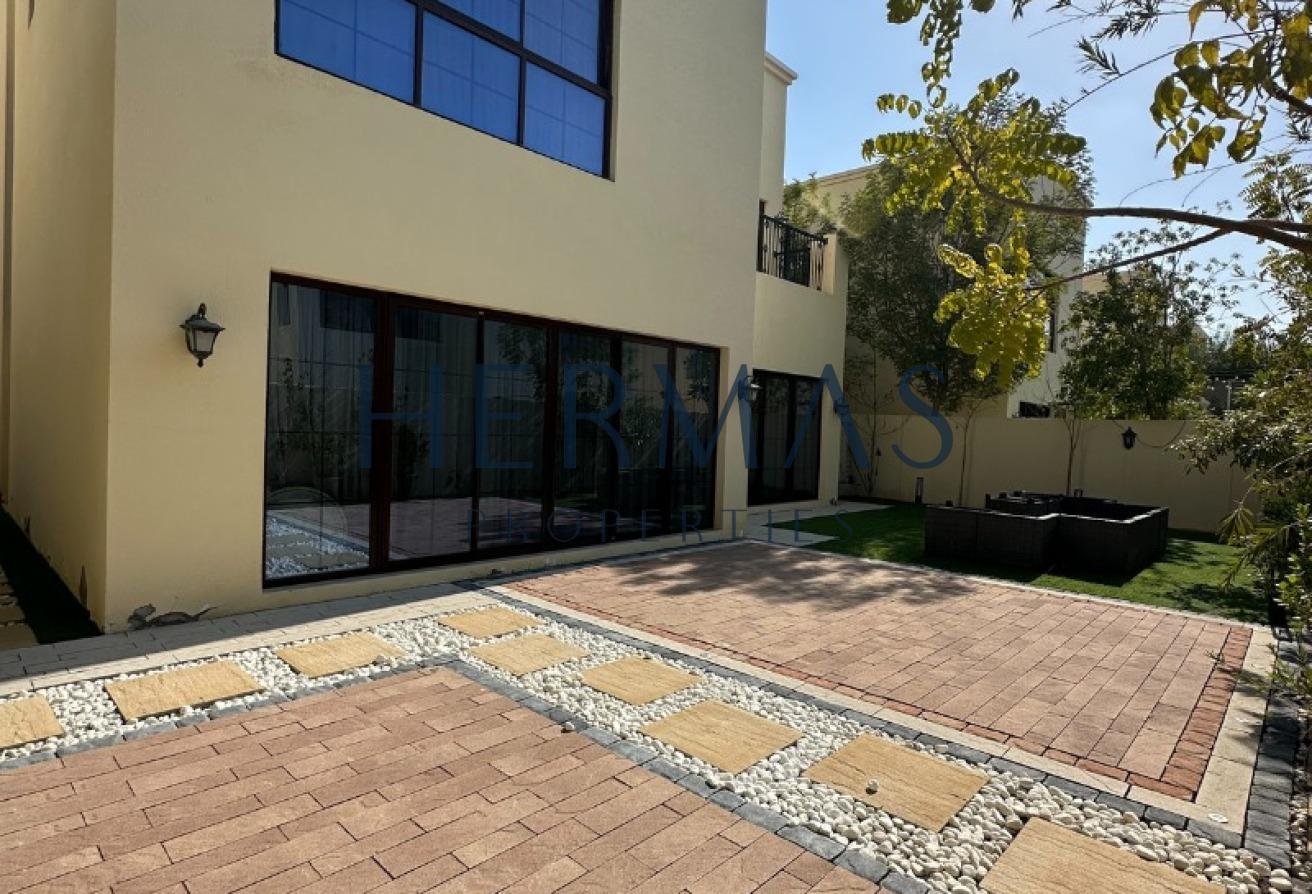 Exclusive 4BR | Upgraded & Furnished | Garden View photo 19