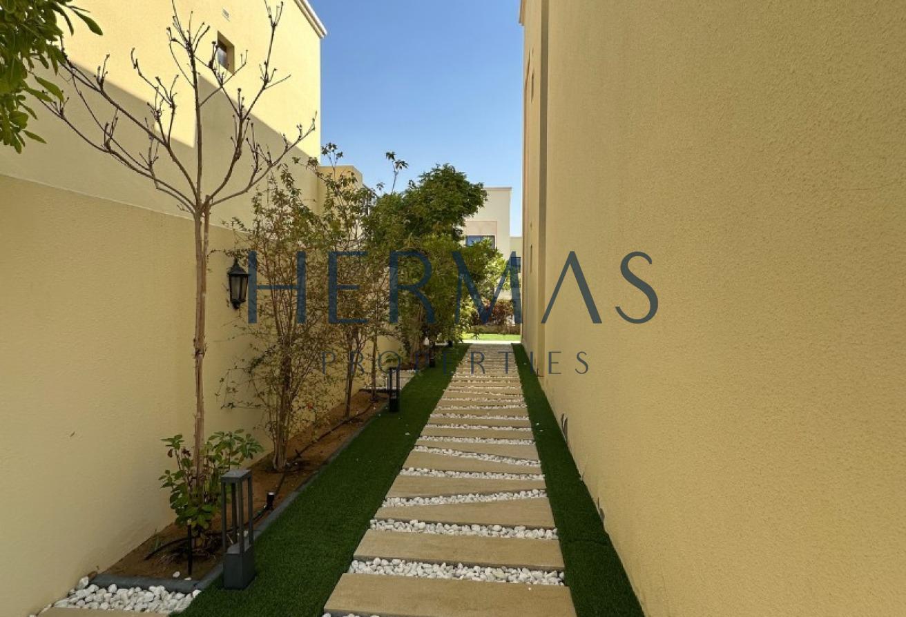 Exclusive 4BR | Upgraded & Furnished | Garden View photo 20