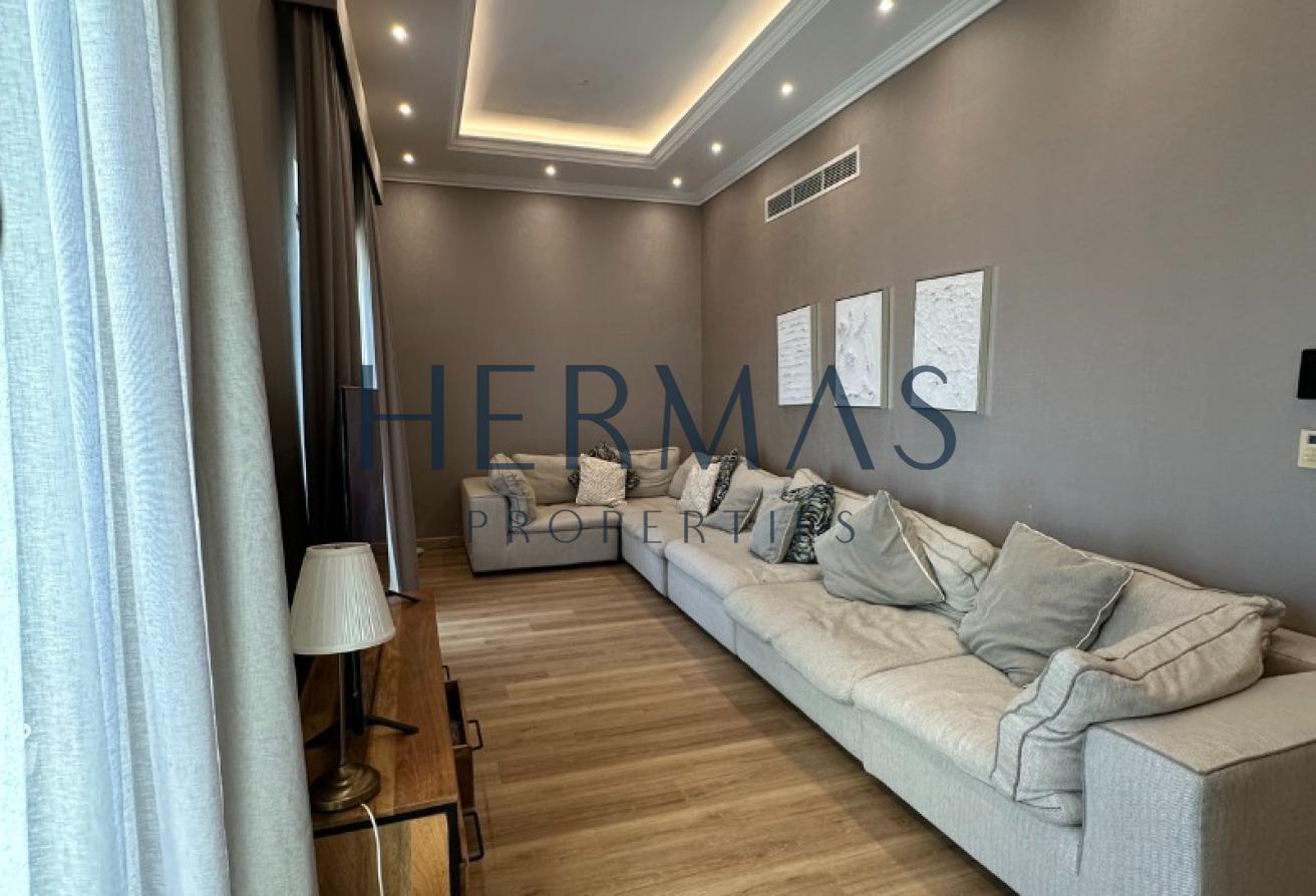 Exclusive 4BR | Upgraded & Furnished | Garden View photo 9