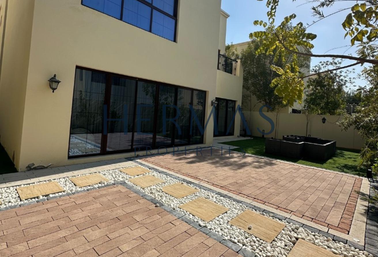 Exclusive 4BR | Upgraded & Furnished | Garden View photo 17