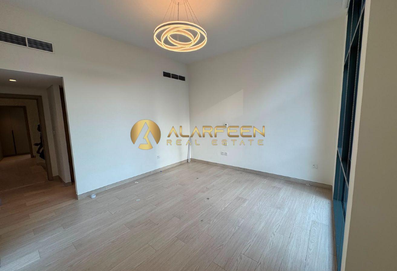 Spacious 4BR + Maid | Park View | Corner Villa photo 4