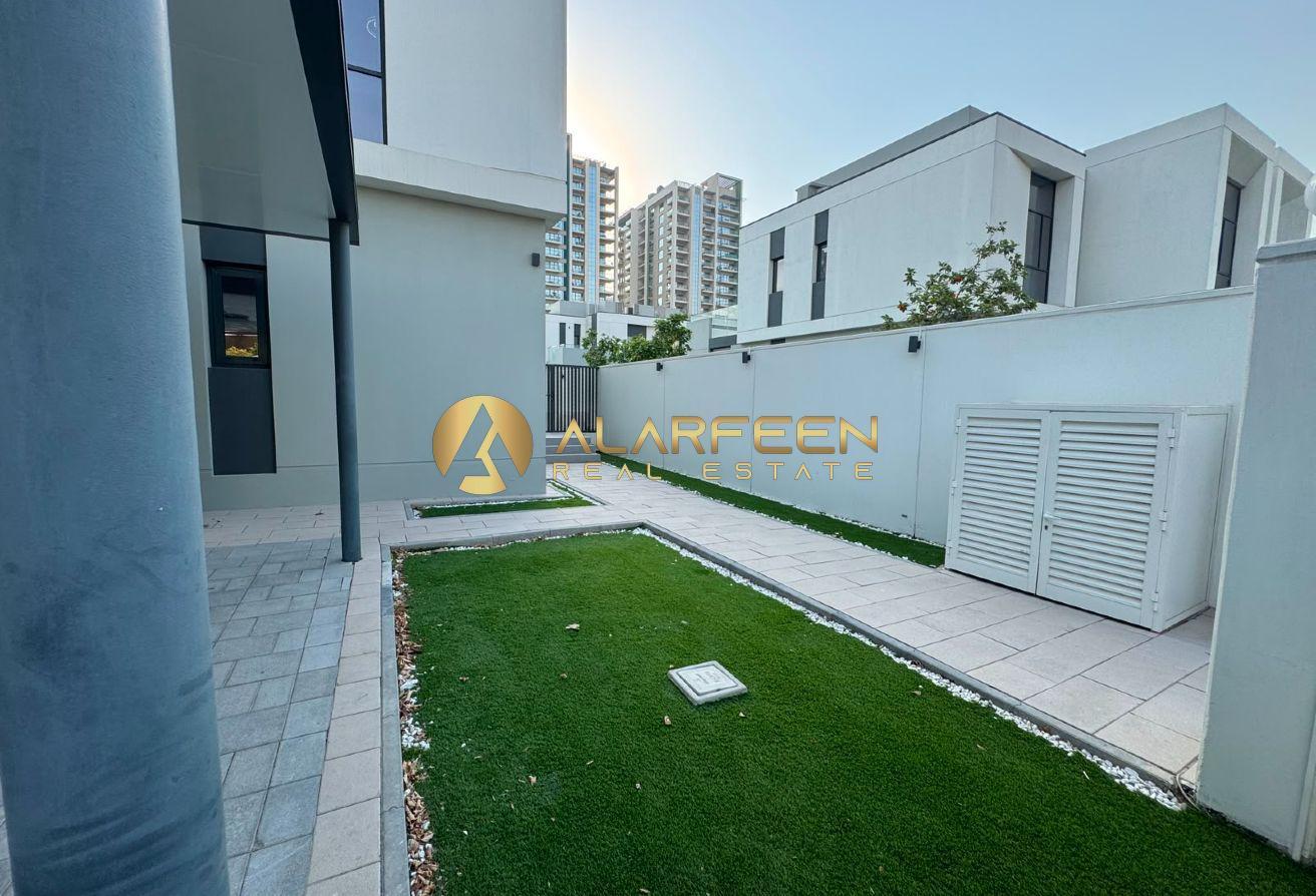 Spacious 4BR + Maid | Park View | Corner Villa photo 9