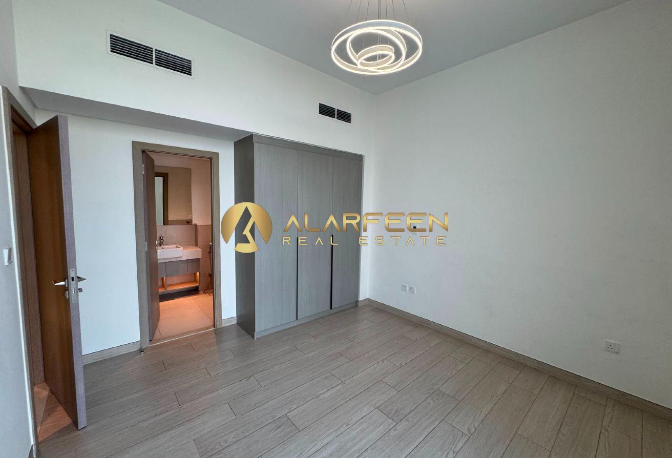 Spacious 4BR + Maid | Park View | Corner Villa photo 3